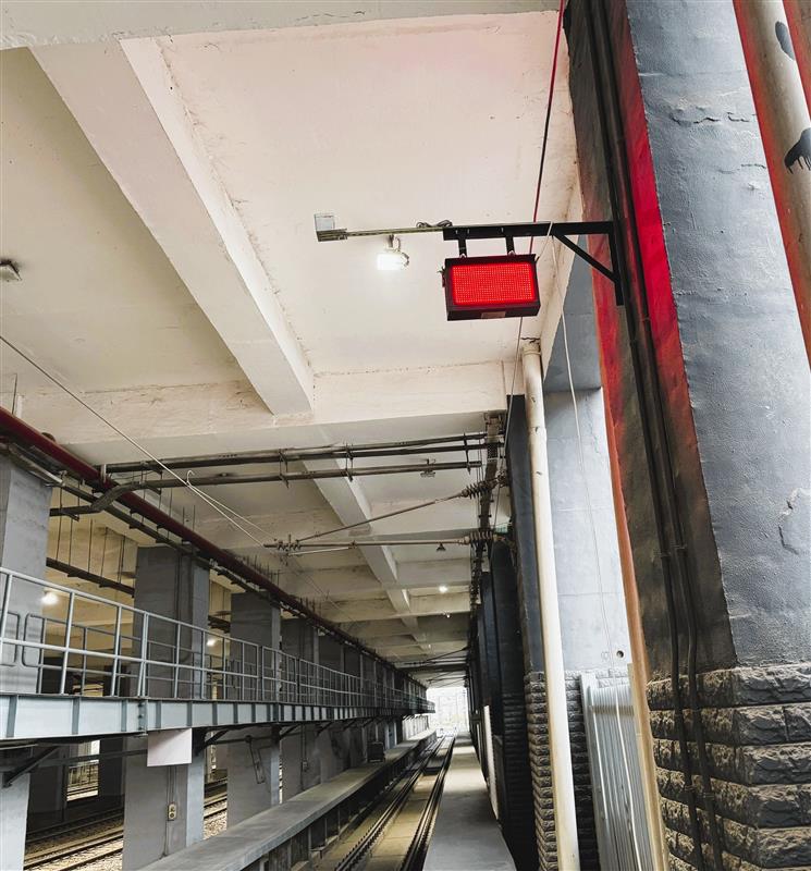 OHE High Voltage Presence Absence detection and indication system